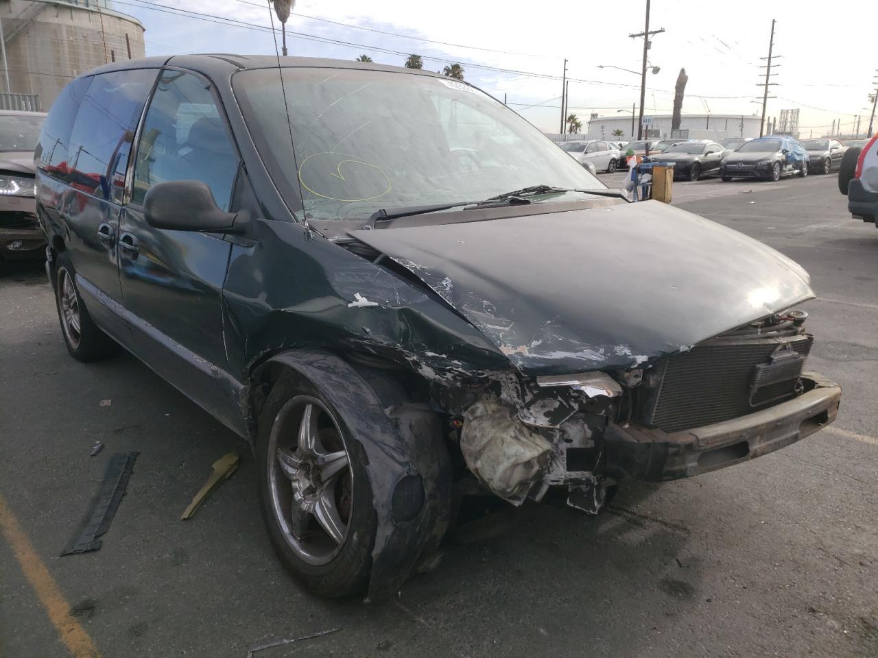 DODGE CARAVAN SE 1998 with VIN 1B4GP45R0WB746872 - Photo from auction