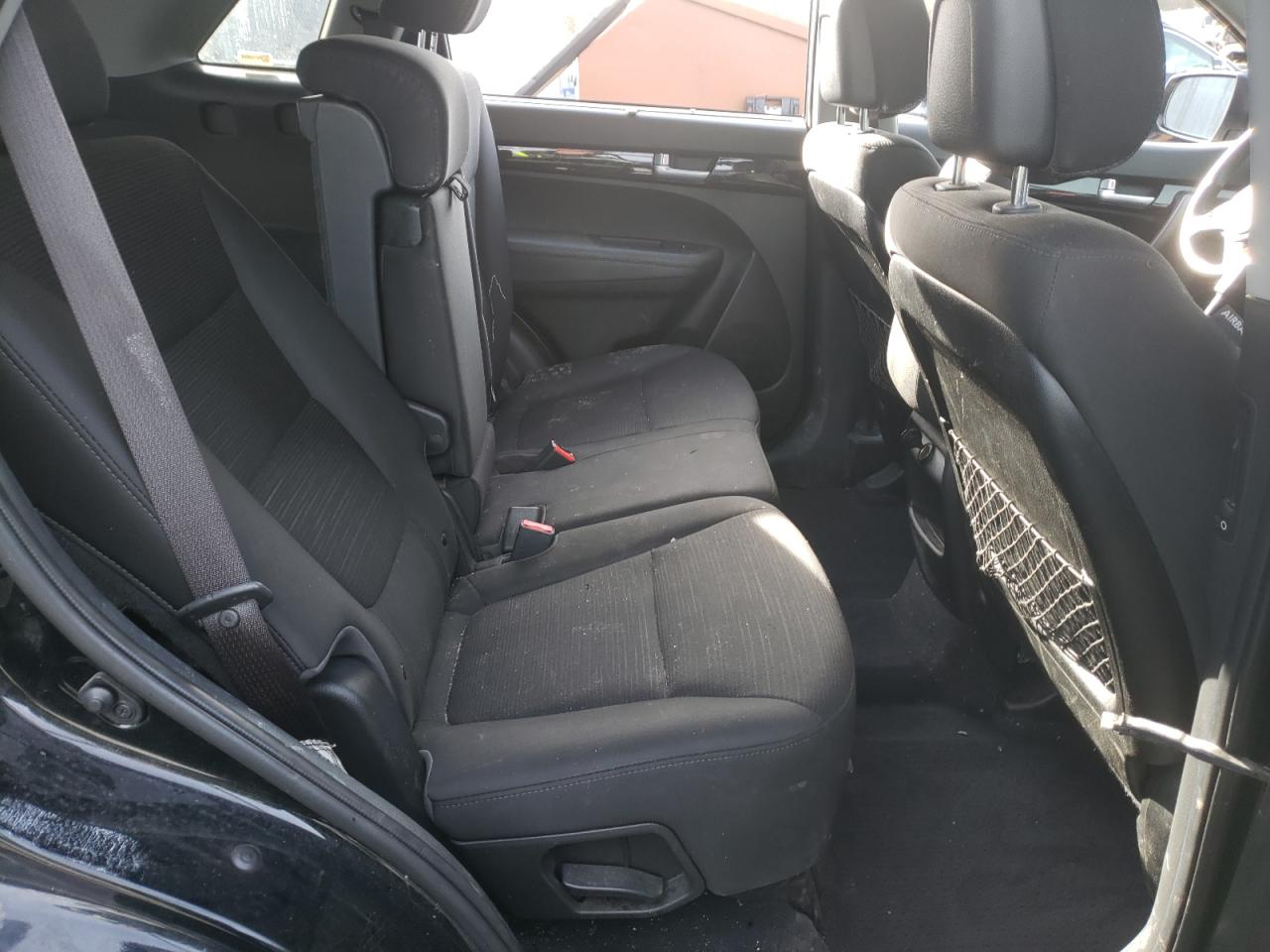 Photo 6 from auction – 2014 KIA SORENTO LX with VIN 5XYKT3A69EG459016