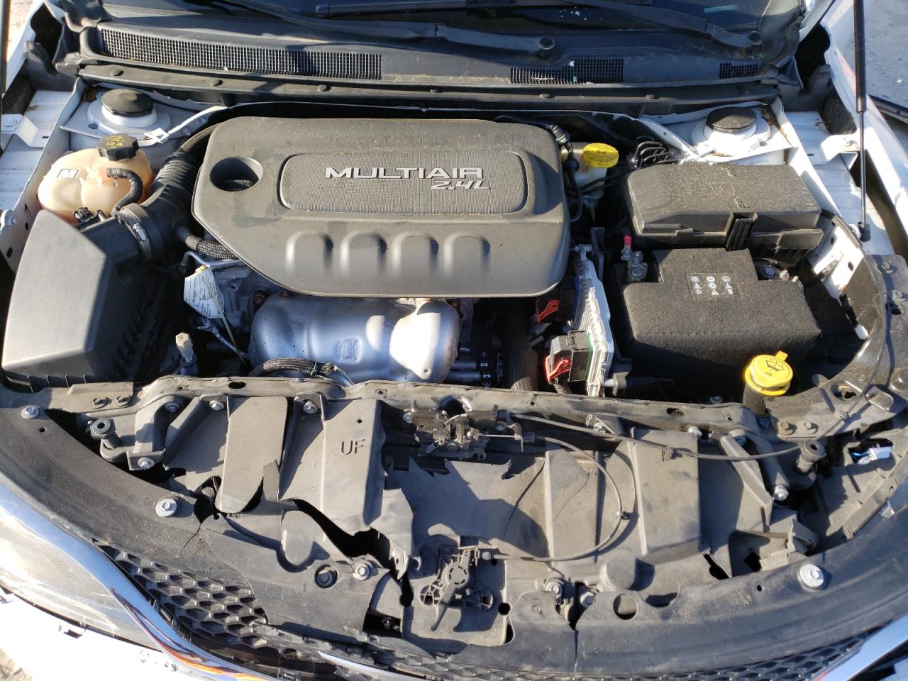 Photo 7 from auction – 2015 CHRYSLER 200 LIMITE with VIN 1C3CCCAB0FN659752