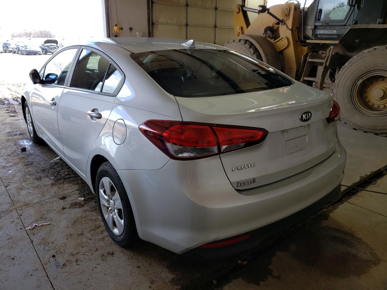 Photo 3 from auction – 2017 KIA FORTE LX with VIN 3KPFL4A72HE069716