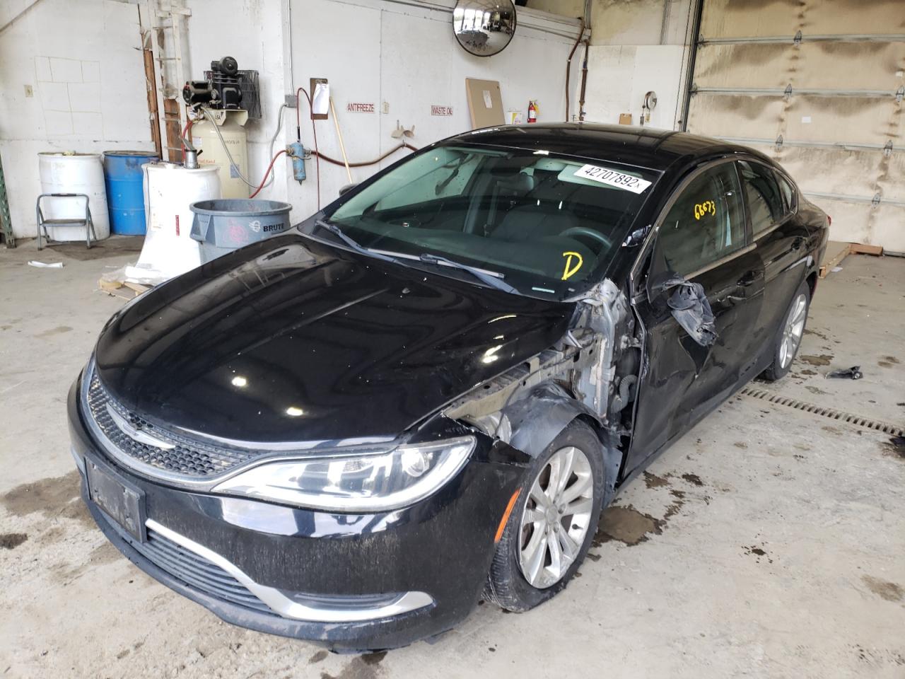 Photo 2 from auction – 2015 CHRYSLER 200 LIMITE with VIN 1C3CCCAB2FN654844