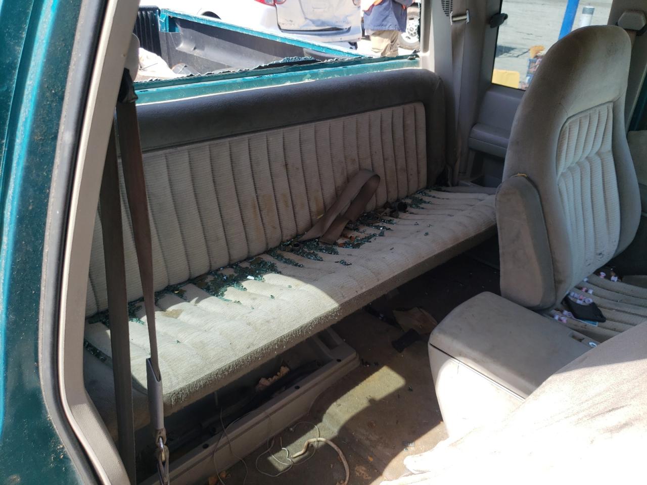 Photo 6 from auction – 1994 CHEVROLET GMT-400 C1 with VIN 2GCEC19K9R1140203