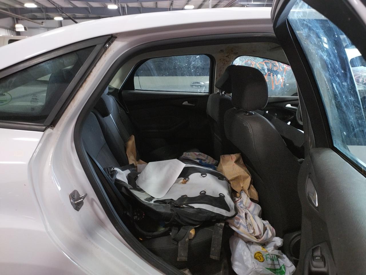 Photo 6 from auction – 2017 FORD FOCUS SE with VIN 1FADP3F23HL214651