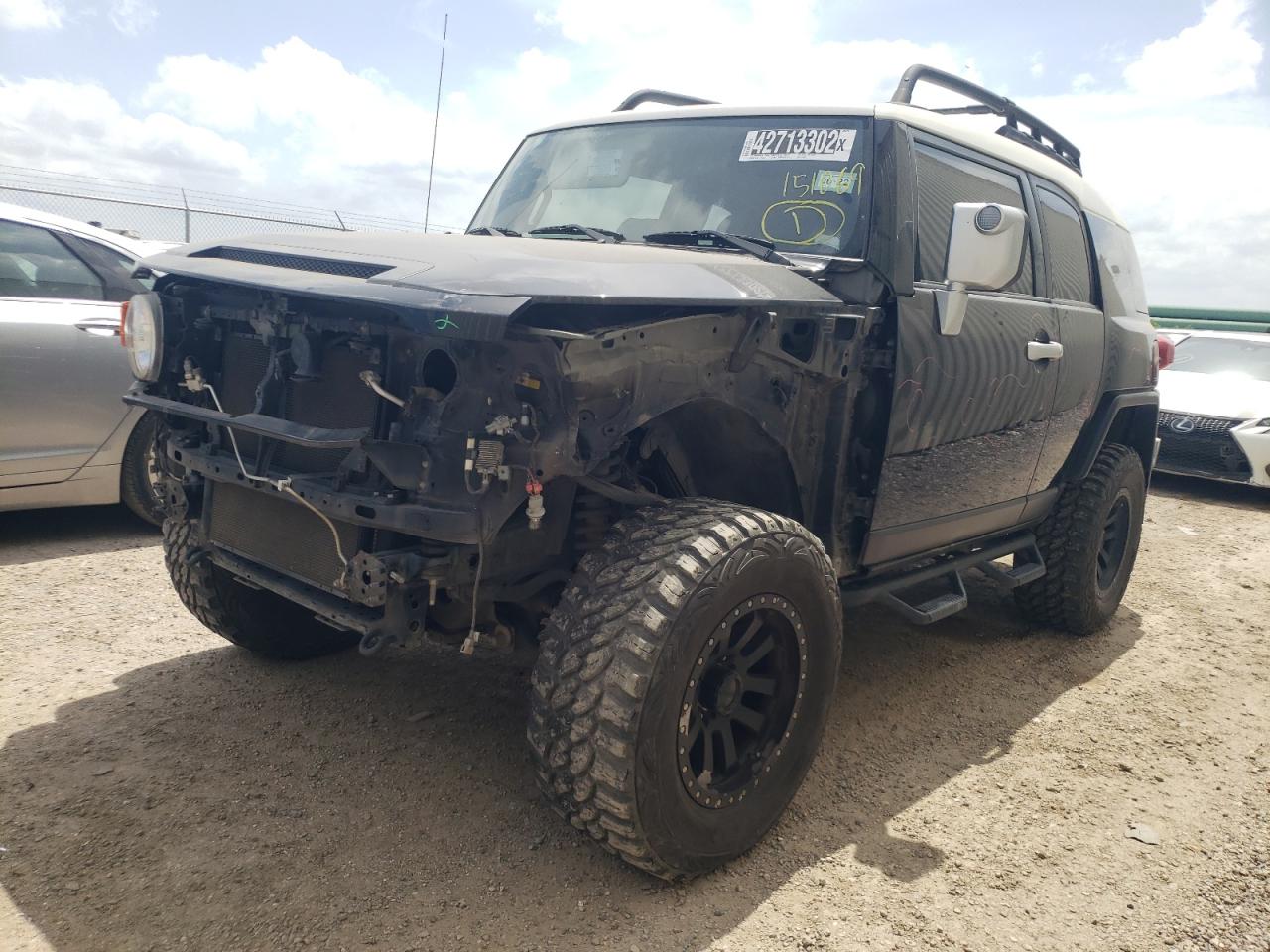 Photo 2 from auction – 2013 TOYOTA FJ CRUISER with VIN JTEBU4BF5DK151069