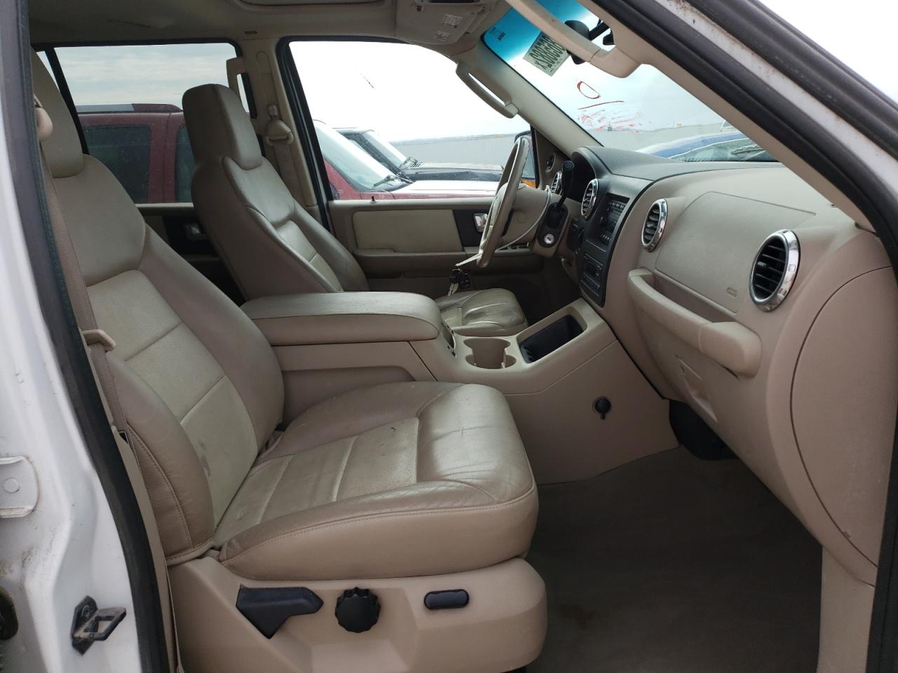 Photo 5 from auction – 2003 FORD EXPEDITION with VIN 1FMFU18L23LA59200