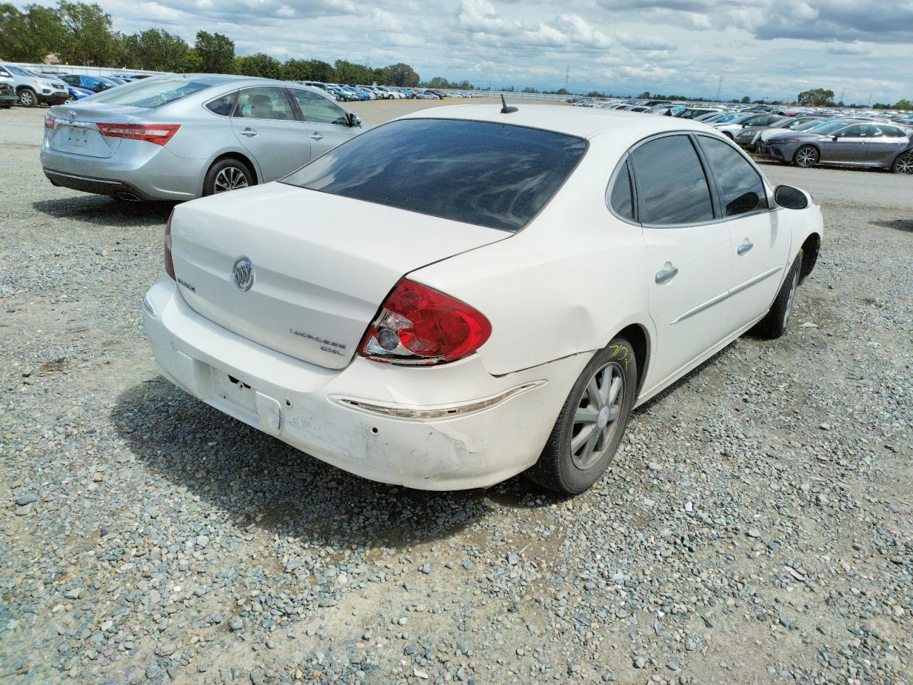 Photo 4 from auction – 2007 BUICK LACROSSE C with VIN 2G4WD582271122211