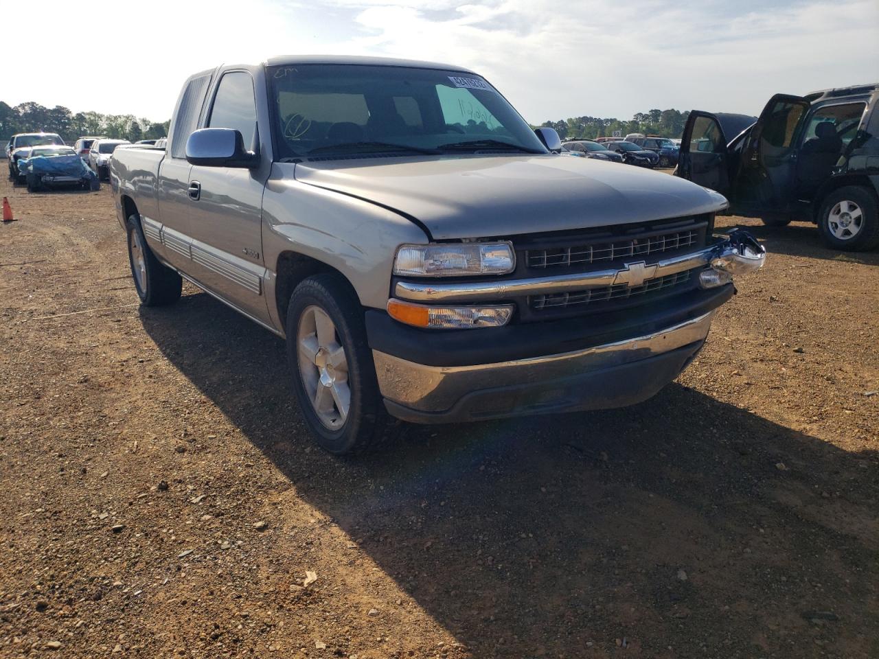 CHEVROLET SILVERADO 2001 with VIN 2GCEC19W111363973 - Photo from auction