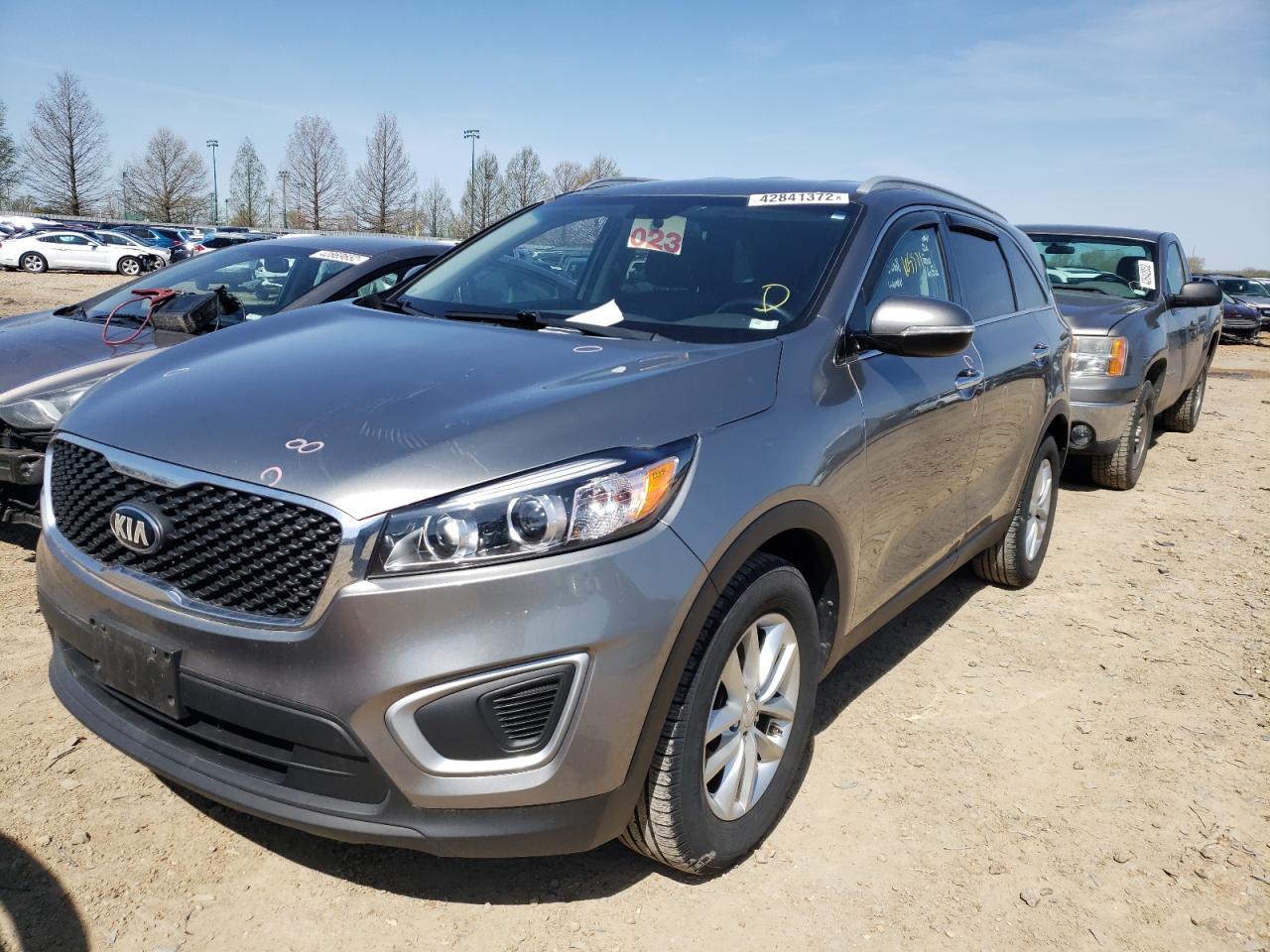 Photo 2 from auction – 2016 KIA SORENTO LX with VIN 5XYPG4A34GG005507