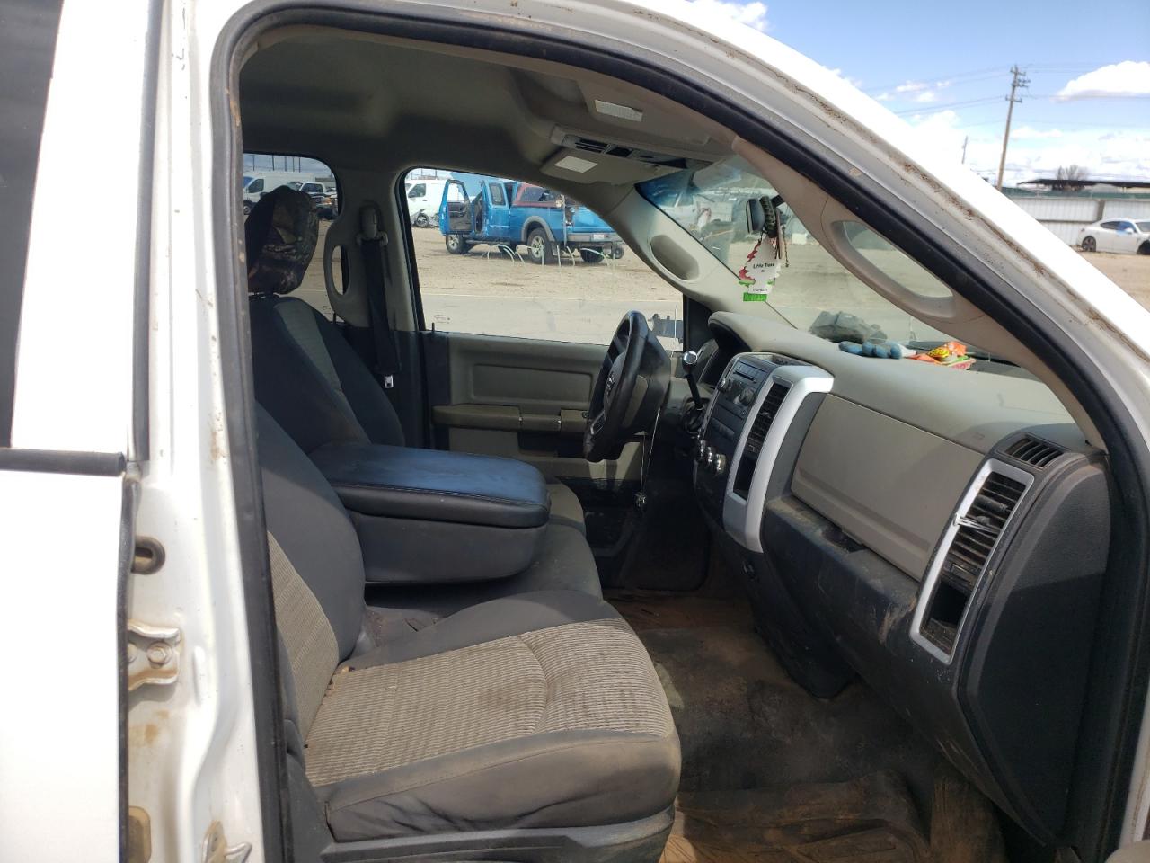 Photo 5 from auction – 2010 DODGE RAM 1500 with VIN 1D7RV1GT8AS220853
