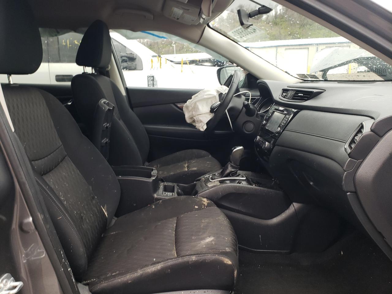 Photo 5 from auction – 2017 NISSAN ROGUE S with VIN KNMAT2MV6HP549122