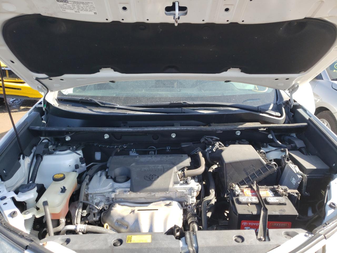 Photo 7 from auction – 2014 TOYOTA RAV4 XLE with VIN 2T3WFREV0EW102323