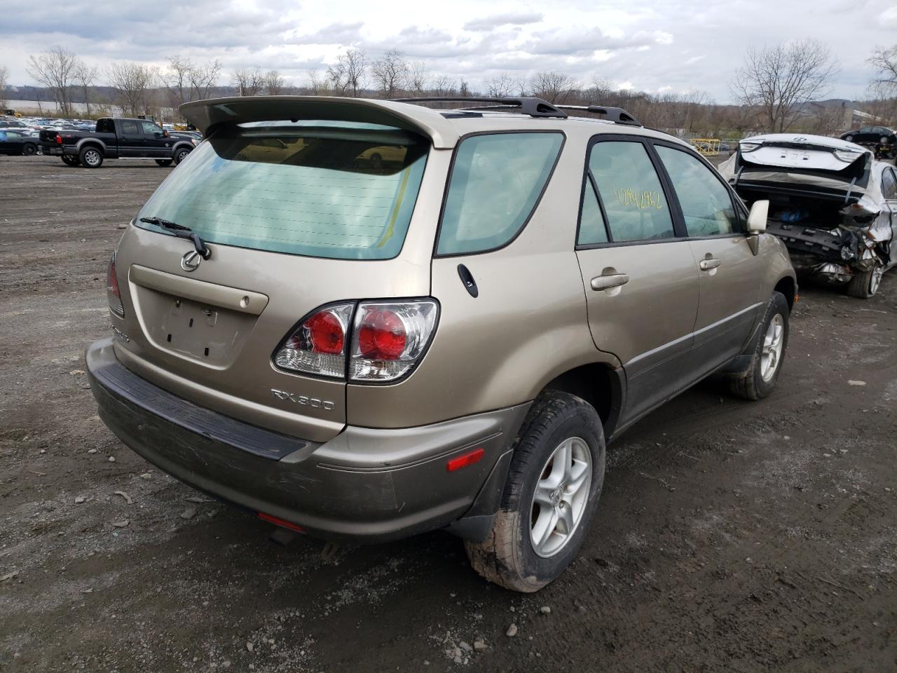 Photo 4 from auction – 2001 LEXUS RX 300 with VIN JTJHF10U210191364