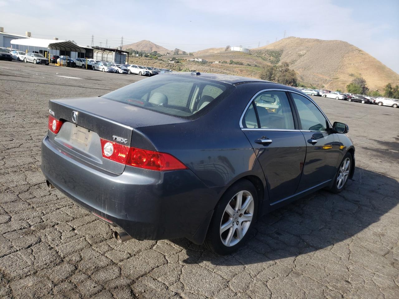 Photo 4 from auction – 2005 ACURA TSX with VIN JH4CL96975C017980