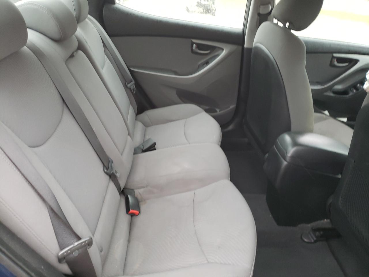 Photo 6 from auction – 2015 HYUNDAI ELANTRA SE with VIN 5NPDH4AEXFH556887