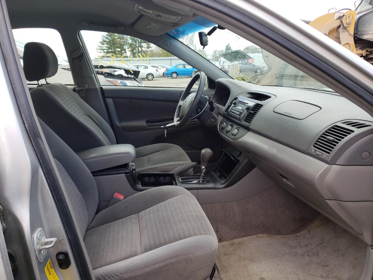 Photo 5 from auction – 2005 TOYOTA CAMRY LE with VIN 4T1BE30K15U103839