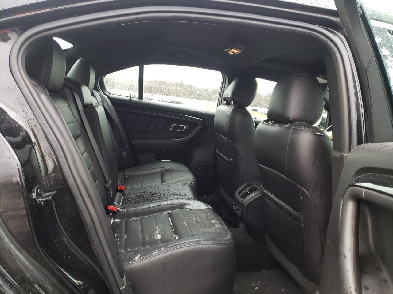 Photo 6 from auction – 2015 FORD TAURUS SHO with VIN 1FAHP2KTXFG156702
