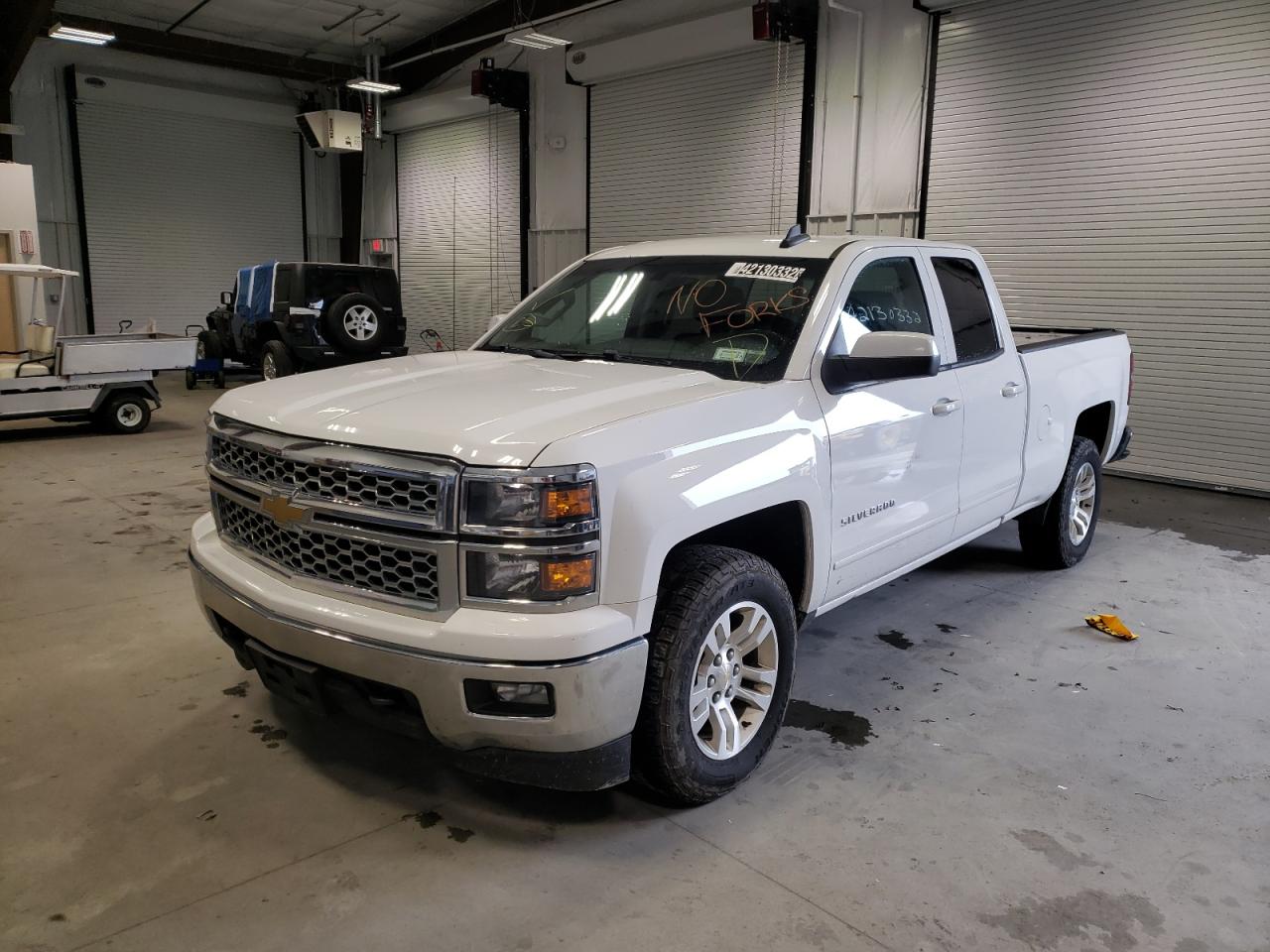 Photo 2 from auction – 2015 CHEVROLET SILVERADO with VIN 1GCVKREC6FZ297738