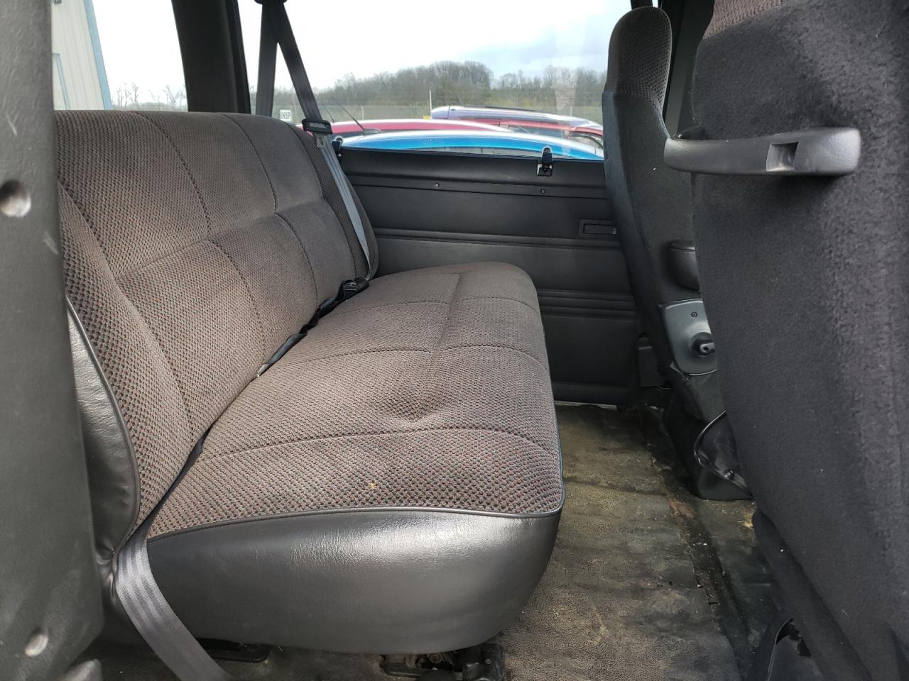 Photo 6 from auction – 2001 DODGE RAM WAGON with VIN 2B5WB35YX1K526648