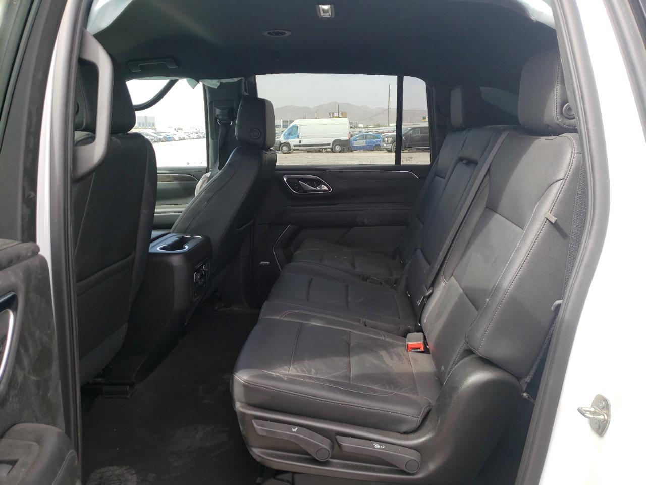 Photo 6 from auction – 2021 CHEVROLET SUBURBAN C with VIN 1GNSCCKD2MR270700