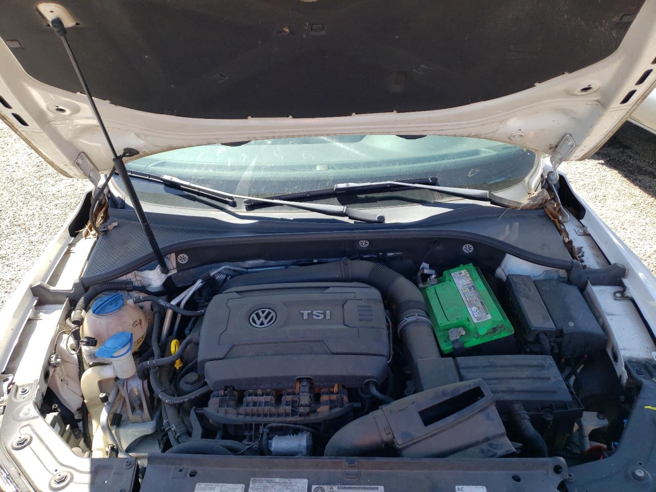 Photo 7 from auction – 2014 VOLKSWAGEN PASSAT SE with VIN 1VWBT7A36EC061650