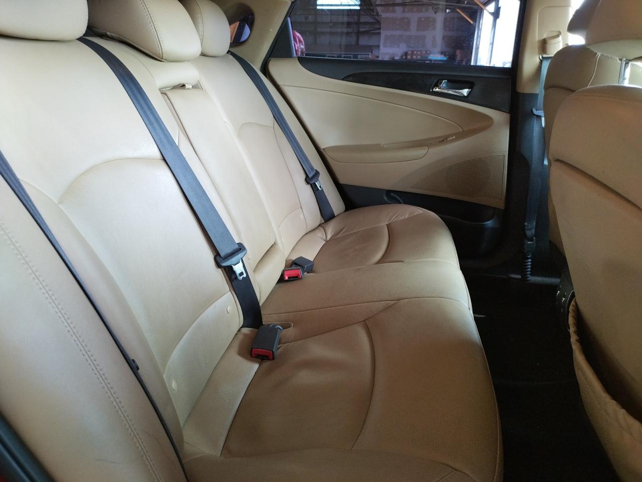 Photo 6 from auction – 2013 HYUNDAI SONATA SE with VIN 5NPEC4AC3DH718695