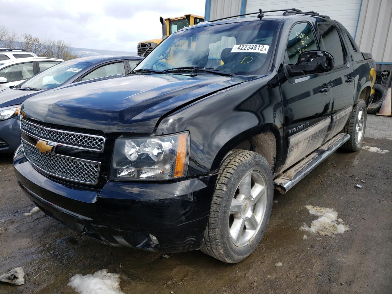 Photo 2 from auction – 2013 CHEVROLET AVALANCHE with VIN 3GNTKFE77DG289743