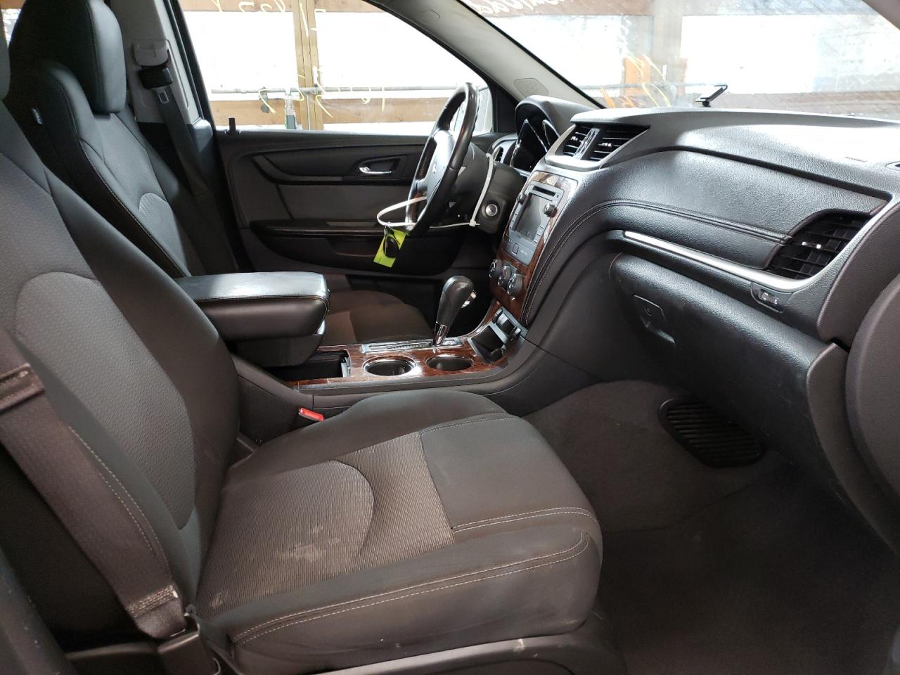 Photo 5 from auction – 2013 CHEVROLET TRAVERSE L with VIN 1GNKVGKD5DJ197340