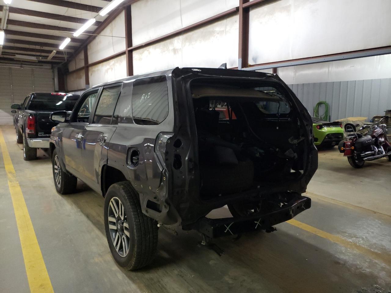 Photo 3 from auction – 2017 TOYOTA 4RUNNER SR with VIN JTEBU5JR9H5416677