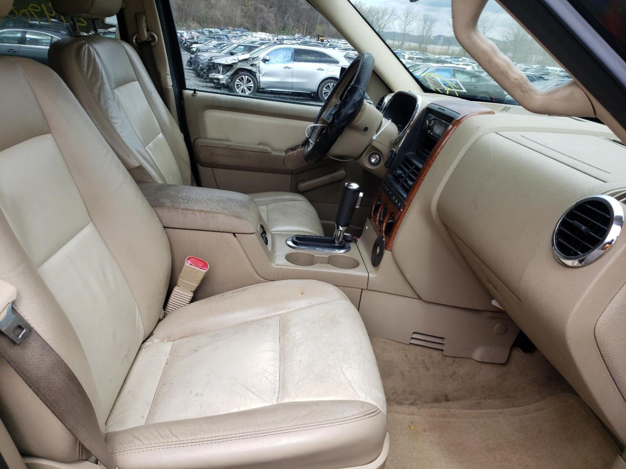 Photo 5 from auction – 2007 FORD EXPLORER E with VIN 1FMEU74E17UA41258