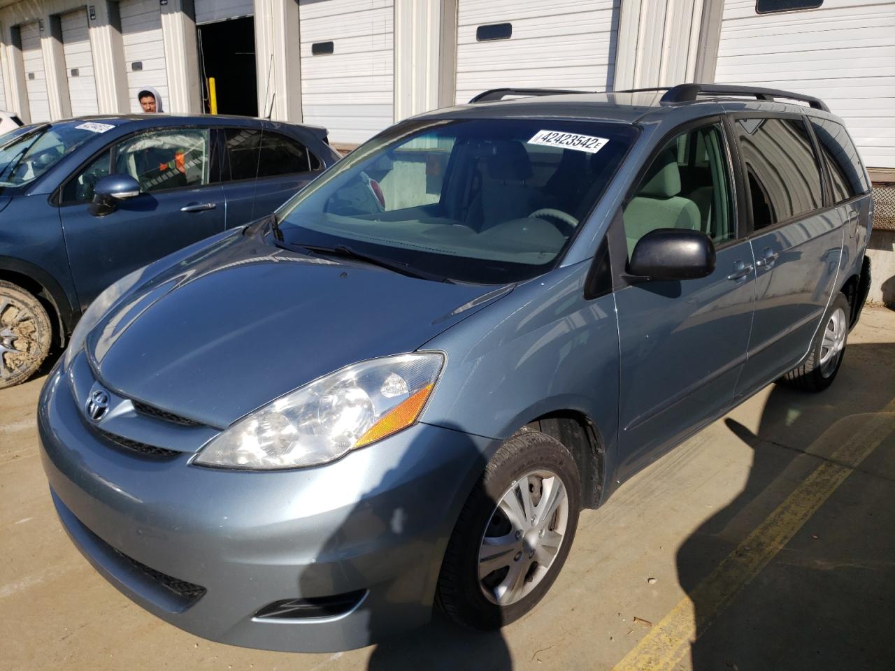 Photo 2 from auction – 2009 TOYOTA SIENNA CE with VIN 5TDZK23C09S268950