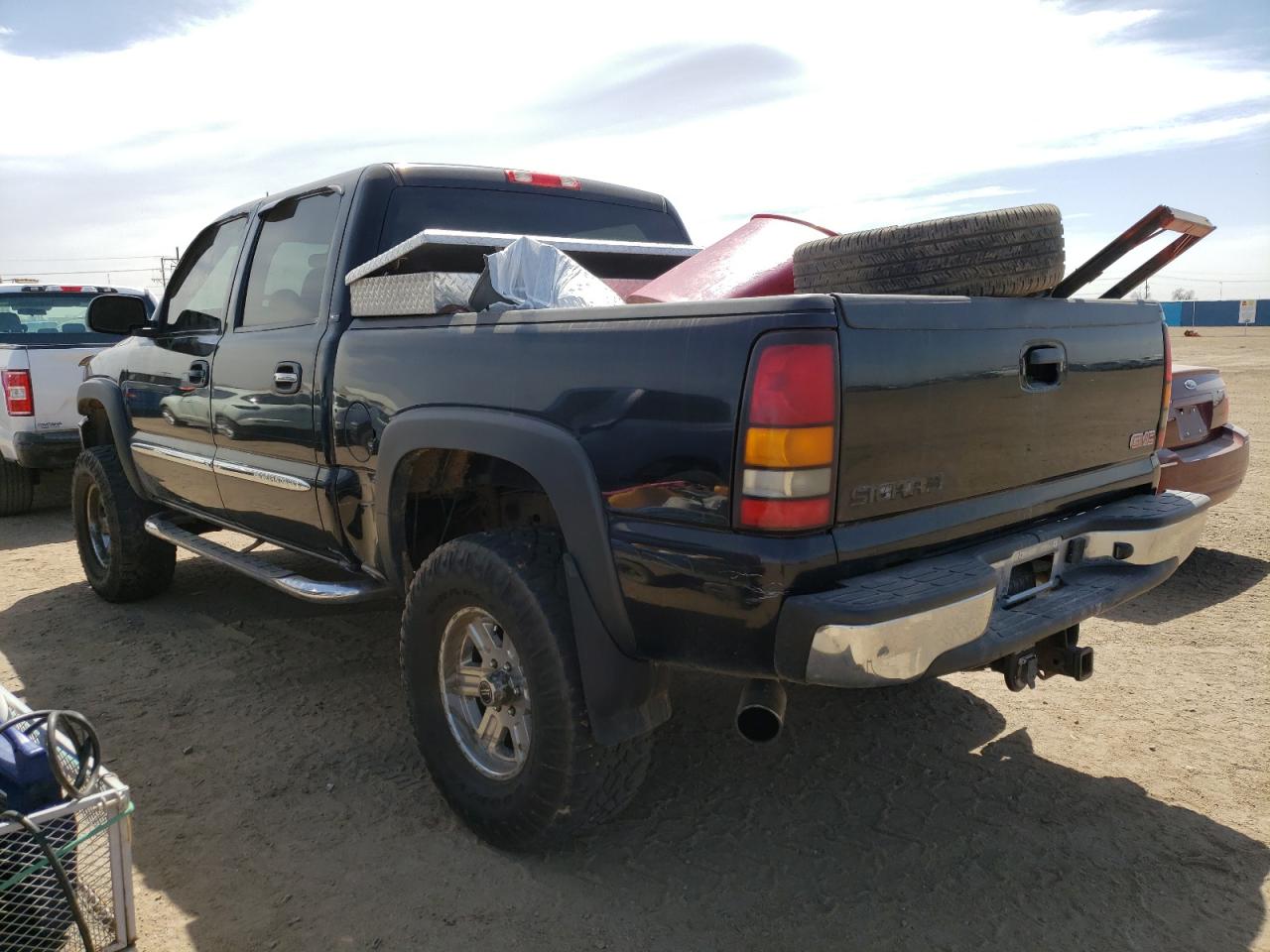 Photo 3 from auction – 2004 GMC NEW SIERRA with VIN 2GTEK13T041431038