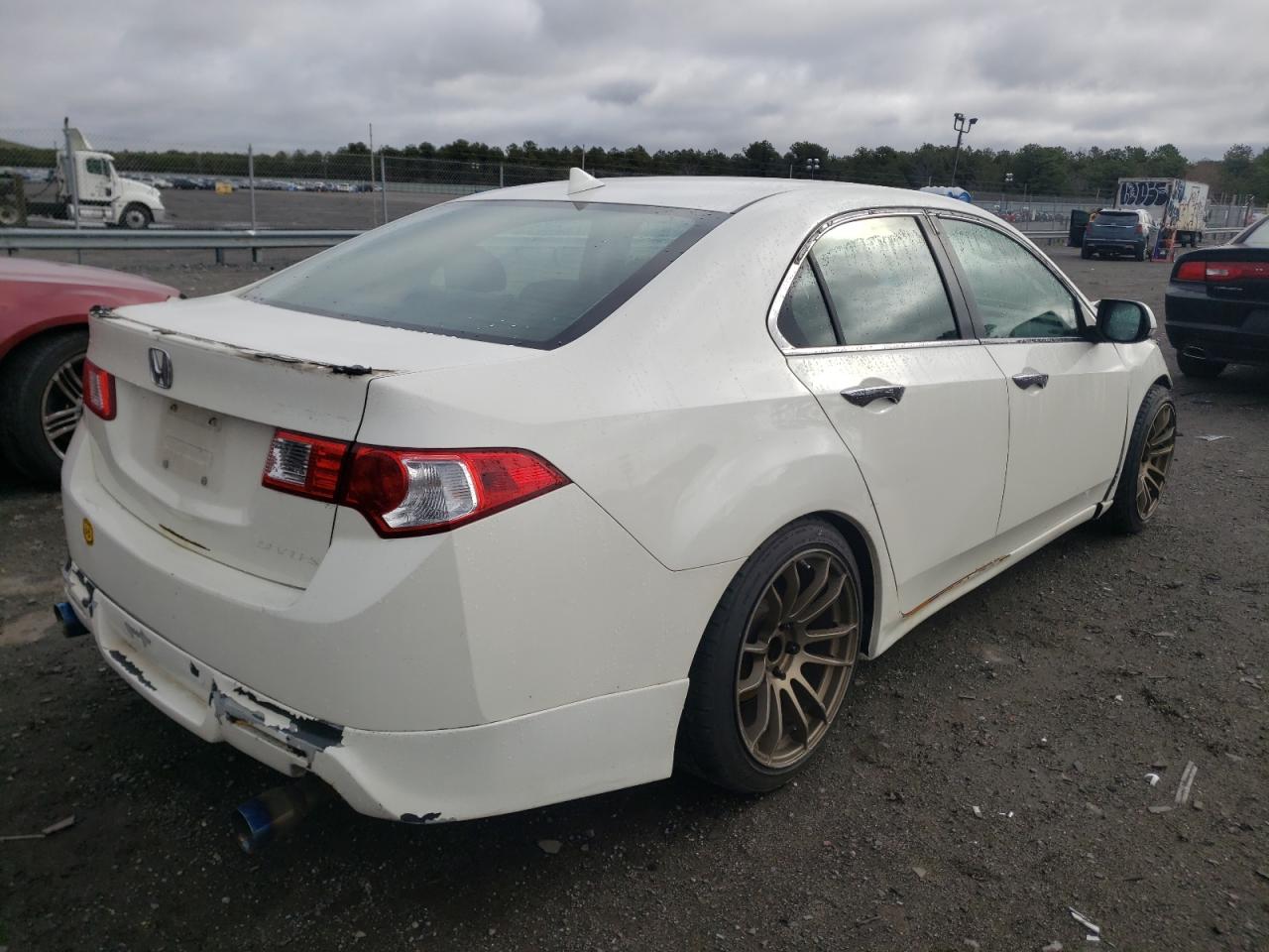 Photo 4 from auction – 2010 ACURA TSX with VIN JH4CU2F6XAC016035