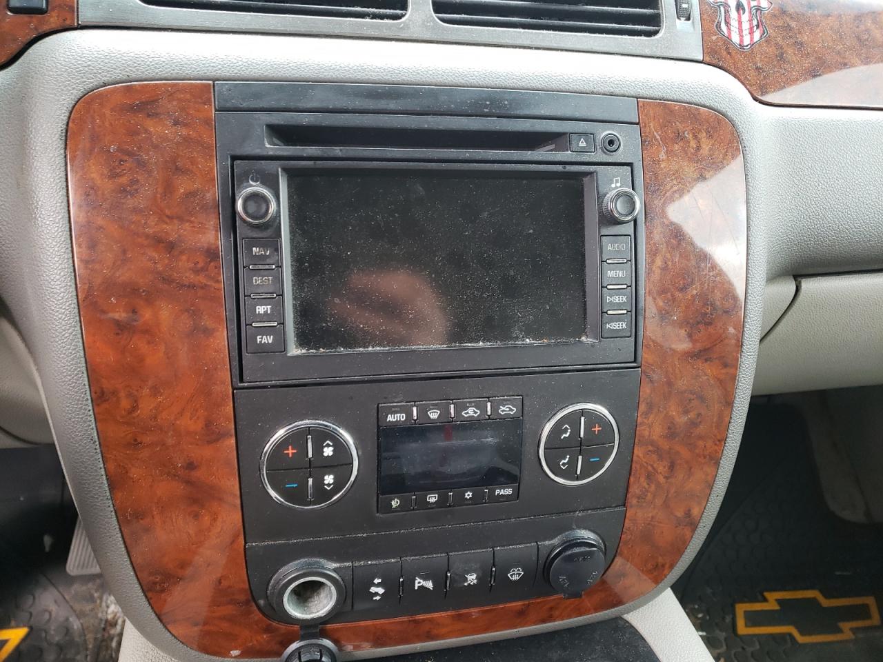 Photo 10 from auction – 2007 CHEVROLET AVALANCHE with VIN 3GNFK12387G256529