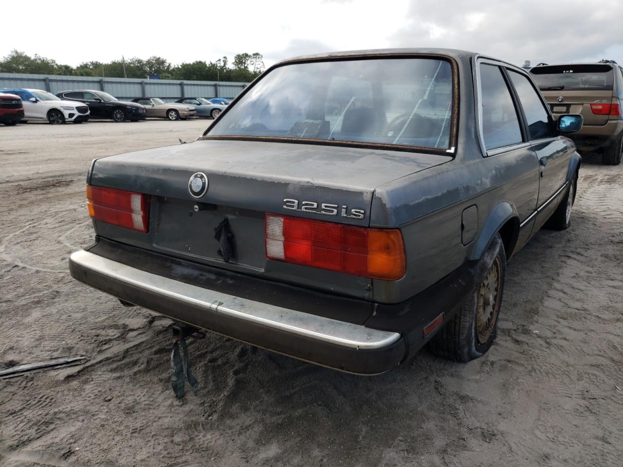 Photo 4 from auction – 1987 BMW 325 IS with VIN WBAAA1302H2321537