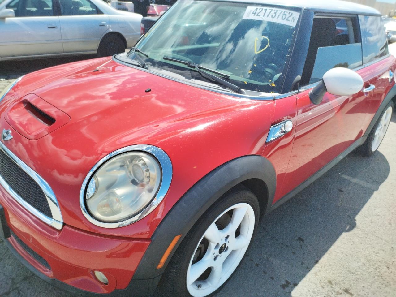 Photo 9 from auction – 2009 MINI COOPER S with VIN WMWMF73569TT97514