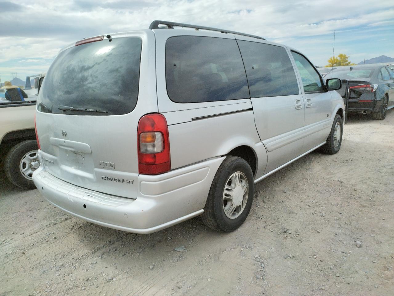 Photo 4 from auction – 2002 CHEVROLET VENTURE LU with VIN 1GNDX13E22D141391
