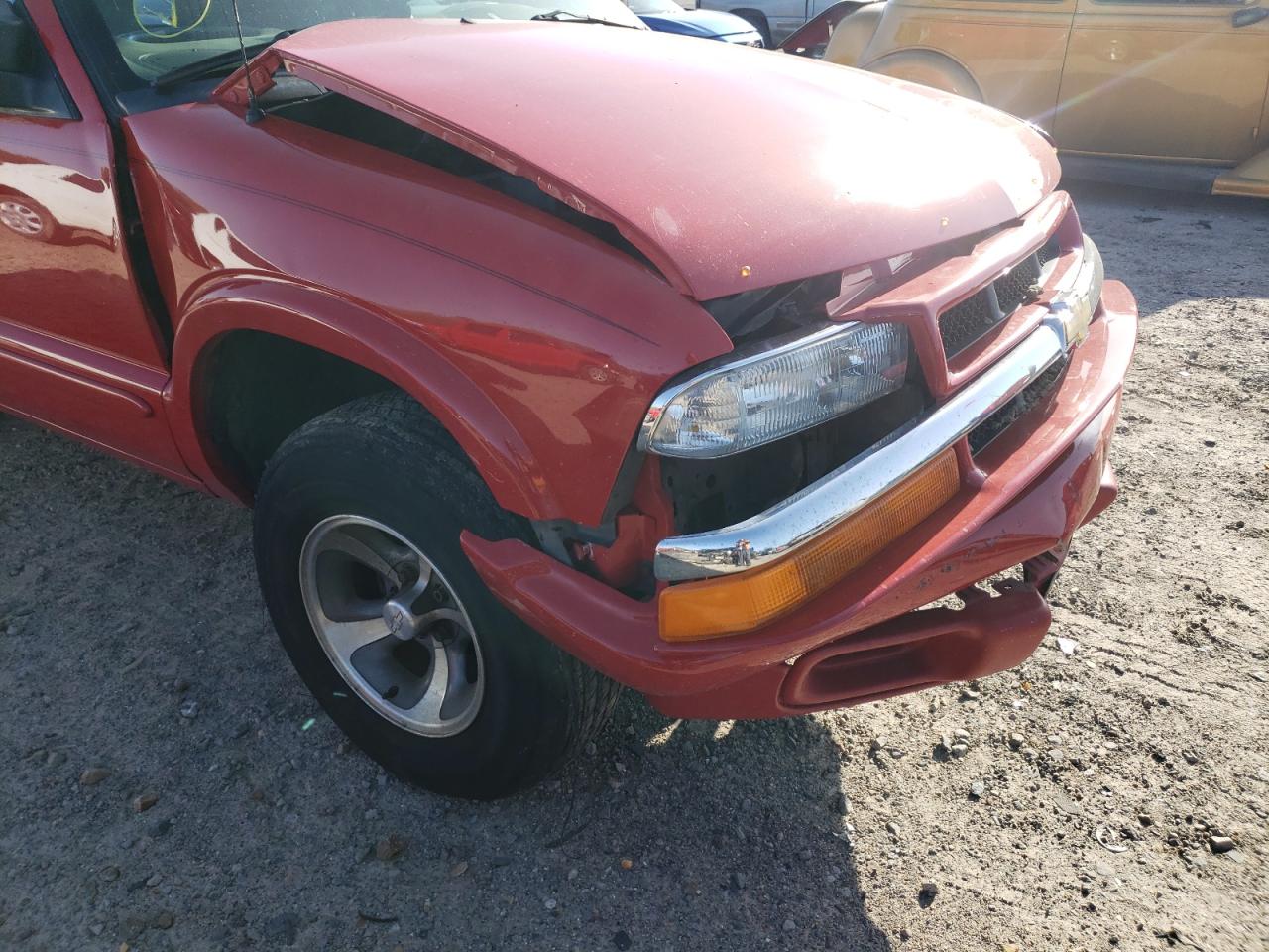 Photo 9 from auction – 2003 CHEVROLET BLAZER with VIN 1GNCS13X43K140557