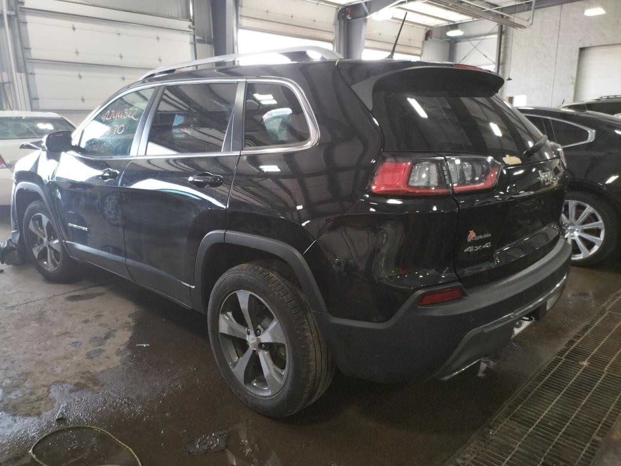 Photo 3 from auction – 2019 JEEP CHEROKEE L with VIN 1C4PJMDN1KD190301