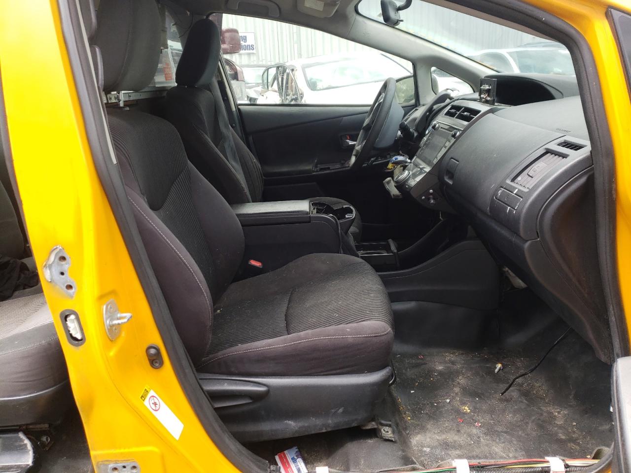 Photo 5 from auction – 2016 TOYOTA PRIUS V with VIN JTDZN3EU5GJ049320