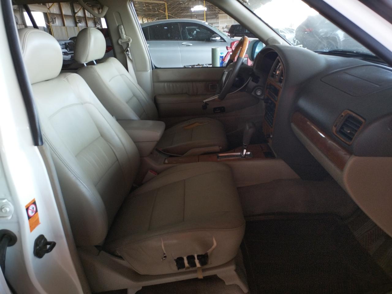 Photo 5 from auction – 2001 INFINITI QX4 with VIN JNRDR09X31W201591