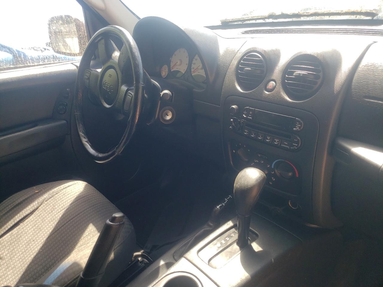 Photo 9 from auction – 2004 JEEP LIBERTY SP with VIN 1J4GL48K44W109481