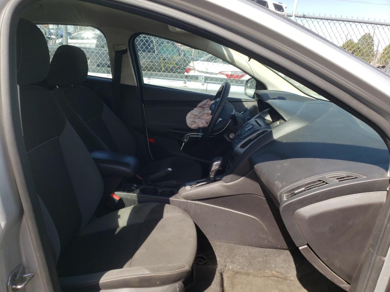 Photo 5 from auction – 2014 FORD FOCUS SE with VIN 1FADP3K22EL373615