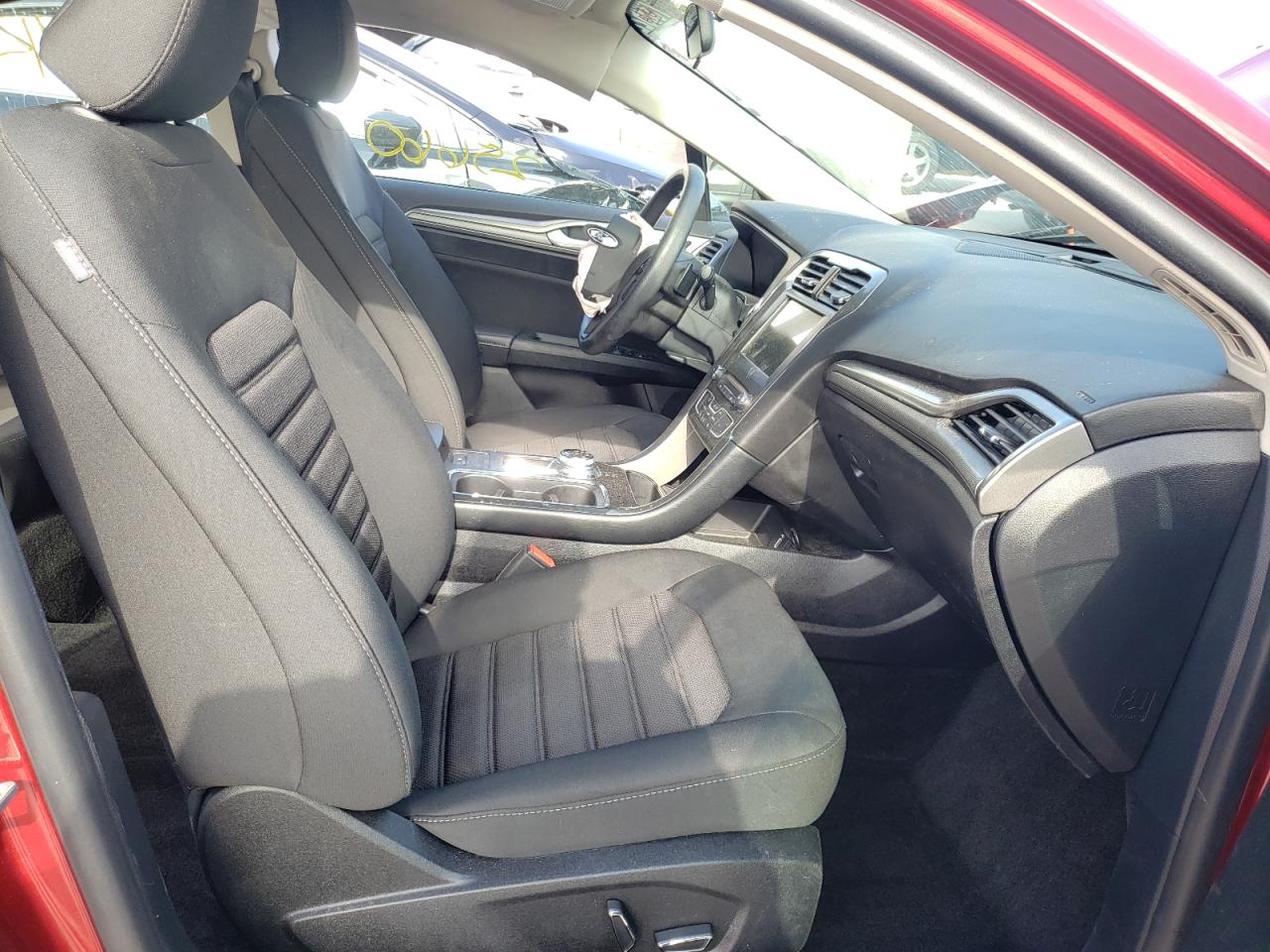 Photo 5 from auction – 2018 FORD FUSION SE with VIN 3FA6P0HD2JR184880