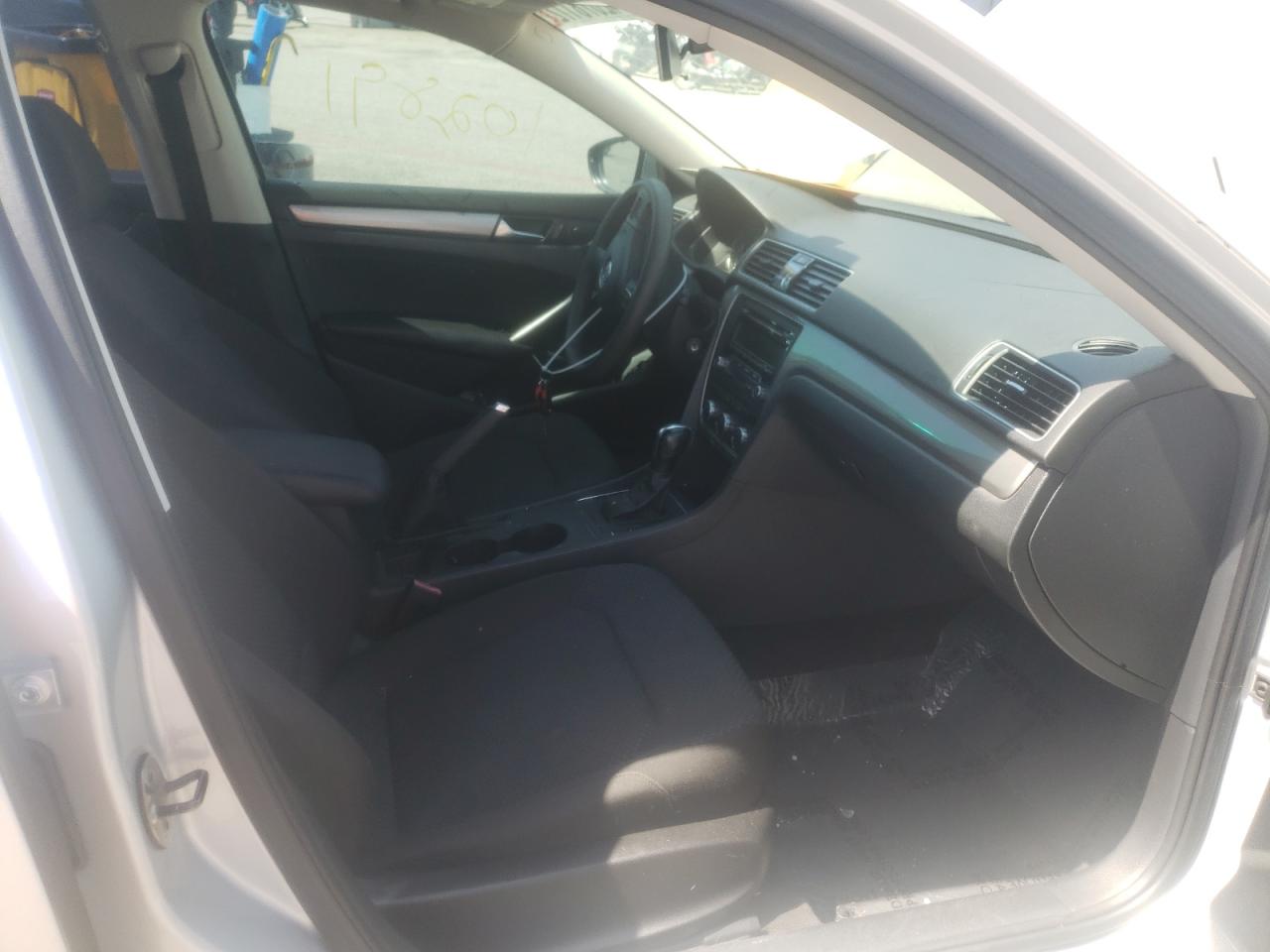Photo 5 from auction – 2012 VOLKSWAGEN PASSAT S with VIN 1VWAP7A36CC015975