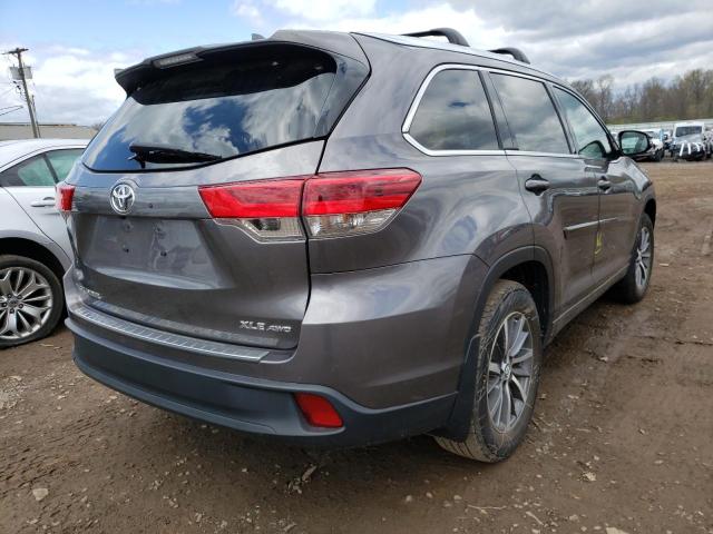 Photo 4 from auction – 2018 TOYOTA HIGHLANDER with VIN 5TDJZRFH4JS546424