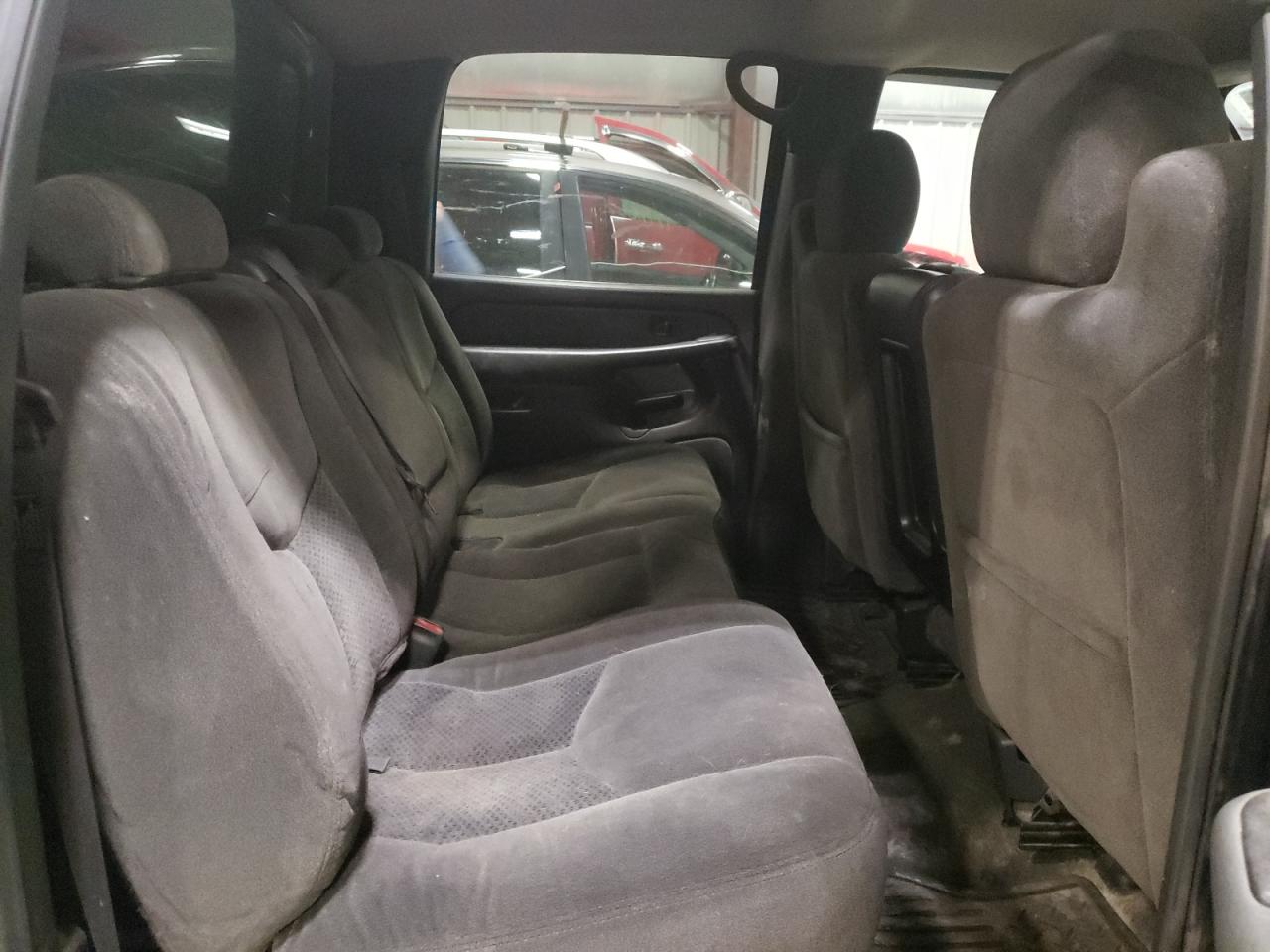 Photo 6 from auction – 2005 CHEVROLET SILVERADO with VIN 1GCHK23275F806363