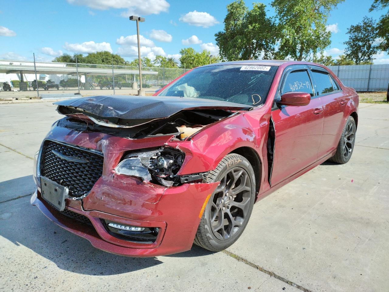 Photo 2 from auction – 2019 CHRYSLER 300 S with VIN 2C3CCABG1KH534325
