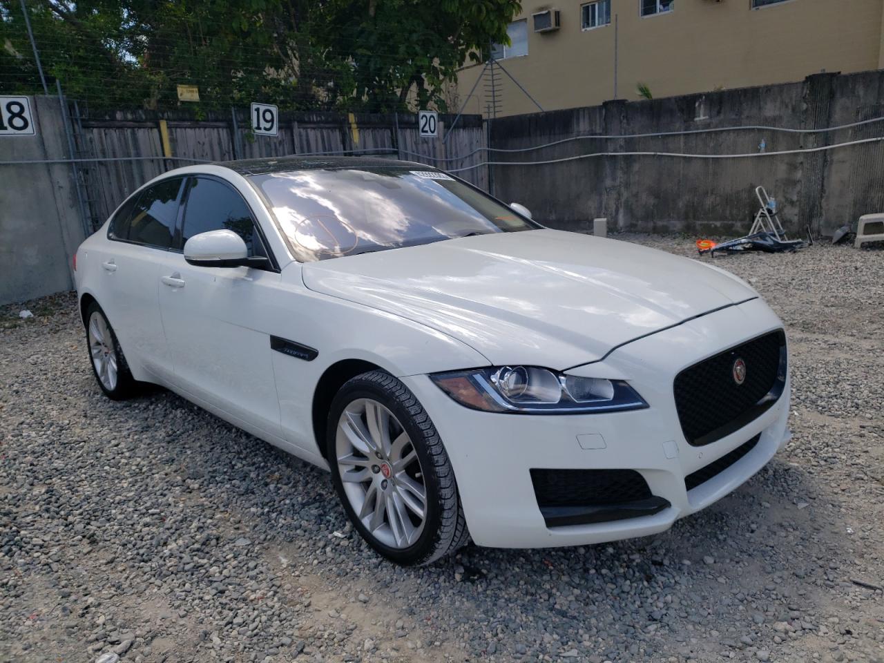 JAGUAR XF PRESTIG 2016 with VIN SAJBE4BV1GCY14260 - Photo from auction