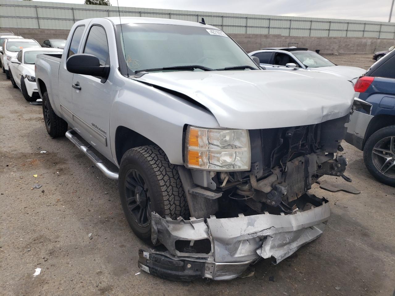 CHEVROLET SILVERADO 2013 with VIN 1GCRKSE71DZ122032 - Photo from auction