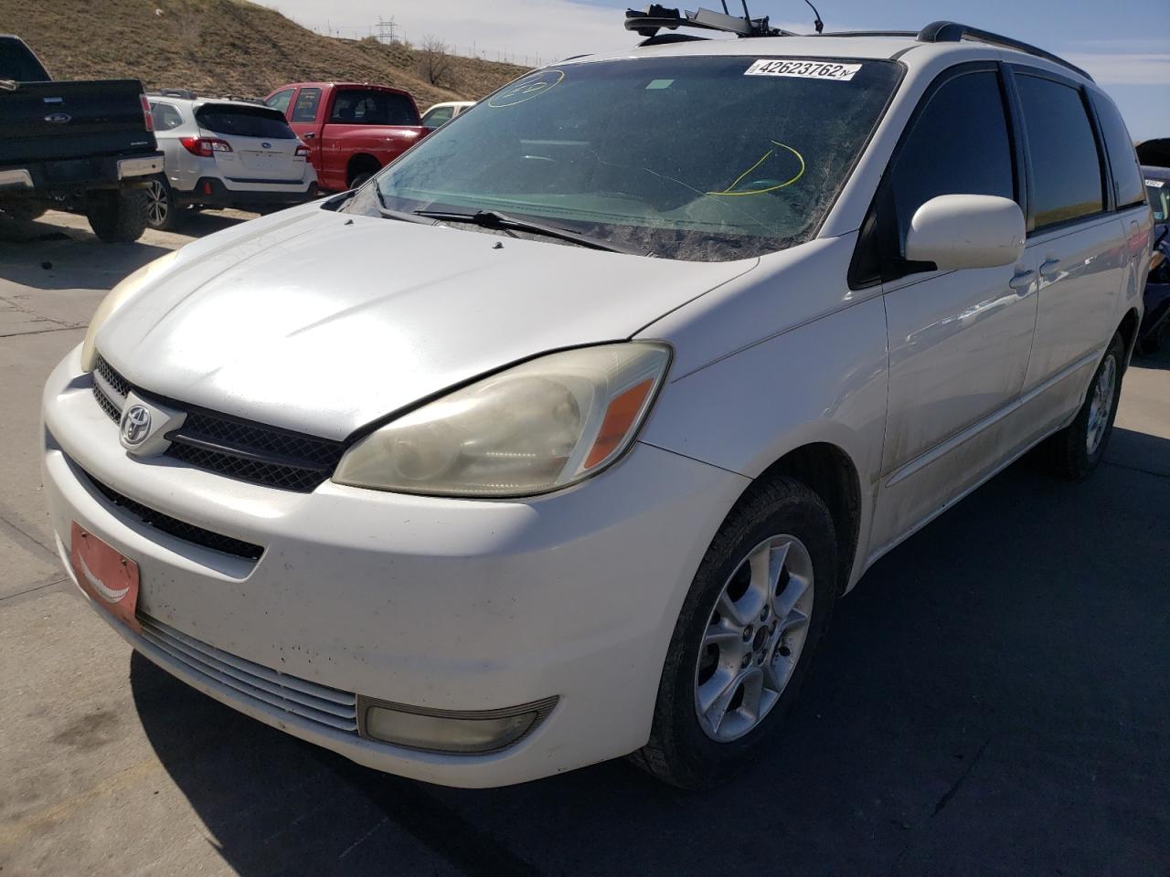 Photo 2 from auction – 2005 TOYOTA SIENNA XLE with VIN 5TDBA22C25S053330